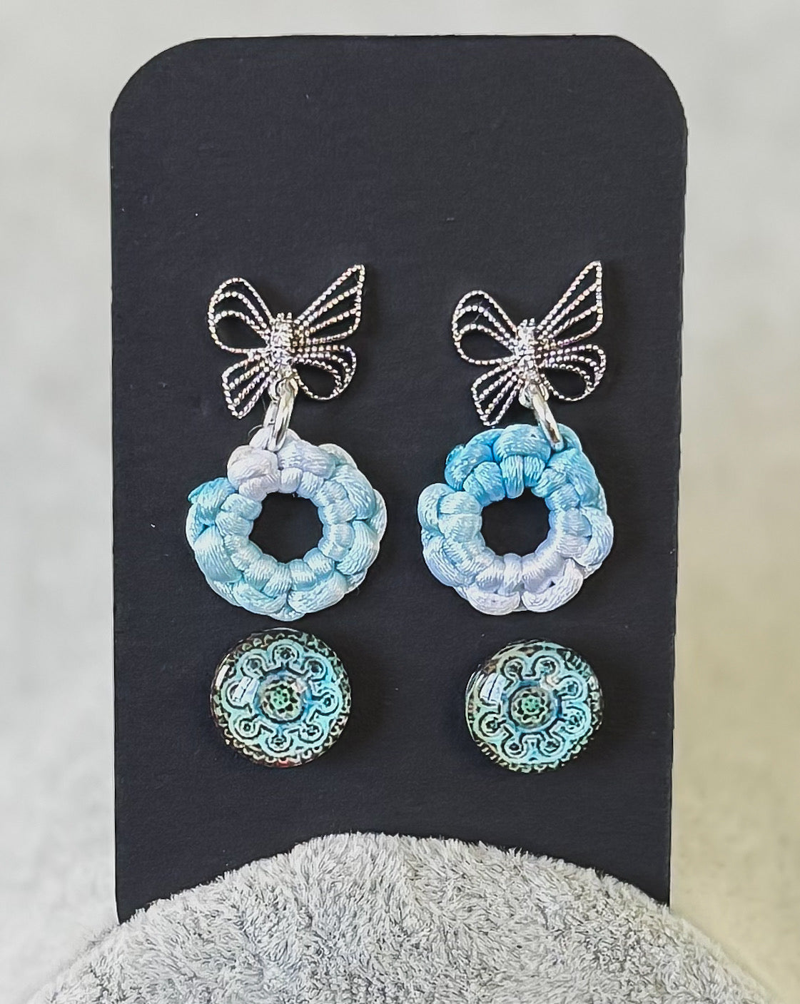 Bow design earring set